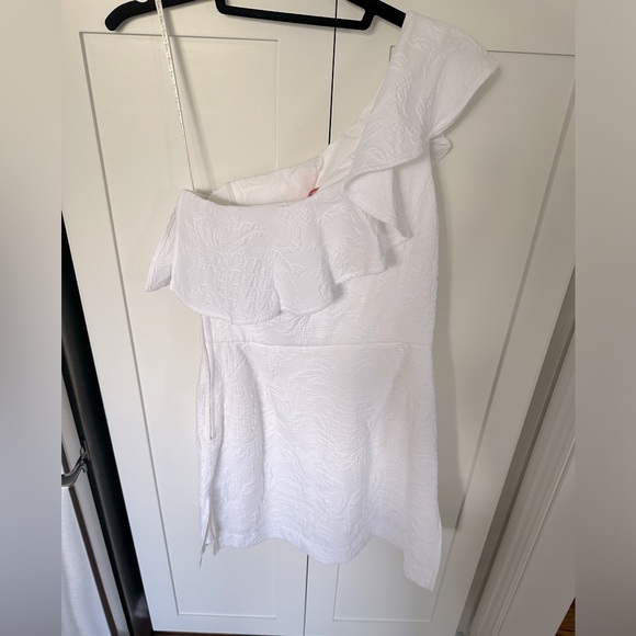 Lily Pulitzer white Arlana One-Shoulder Romper- size 2 - Picture 1 of 5